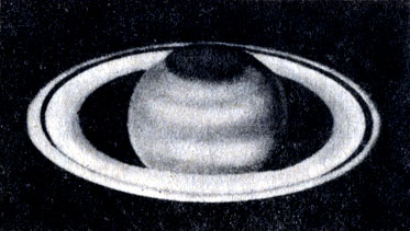 Рис. 72. Сатурн и его кольца